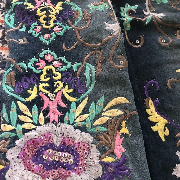 Embroidered Jeans - Picture 3 of 6